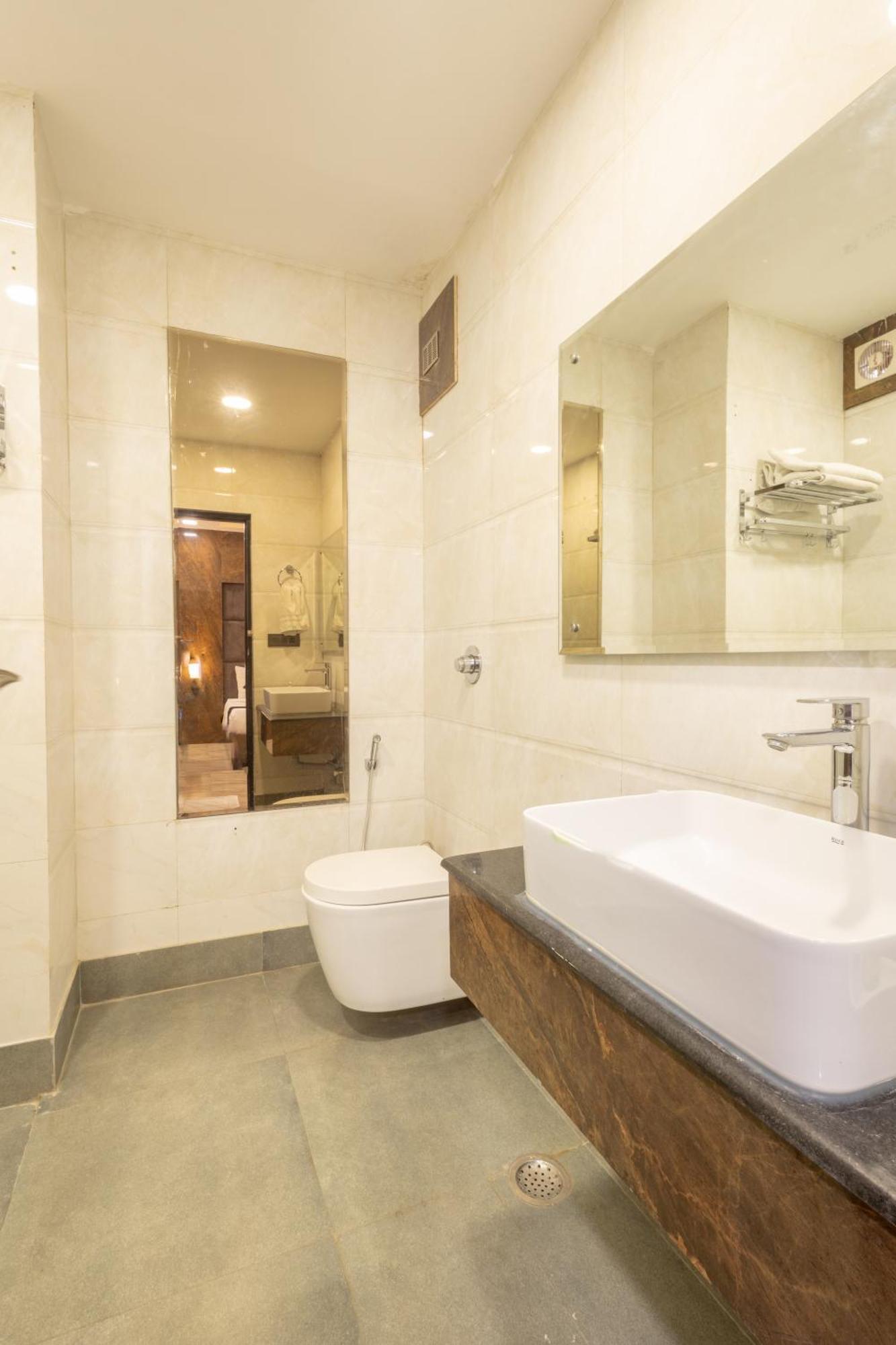Hotel Cosmo Near Blk Hospital Karol Bagh Delhi  Dış mekan fotoğraf
