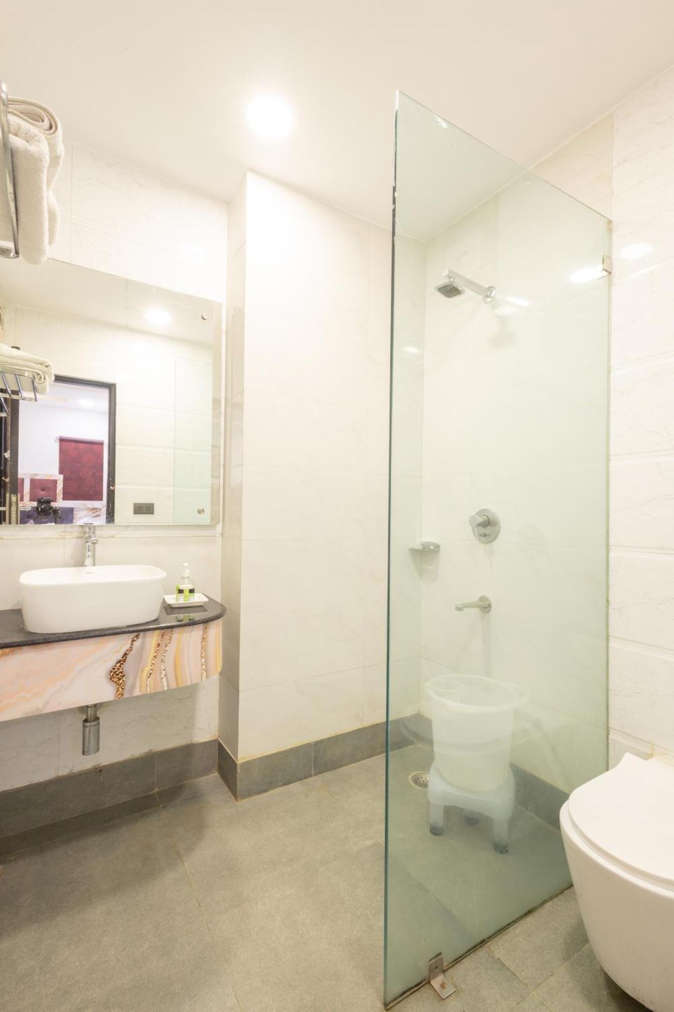 Hotel Cosmo Near Blk Hospital Karol Bagh Delhi  Dış mekan fotoğraf