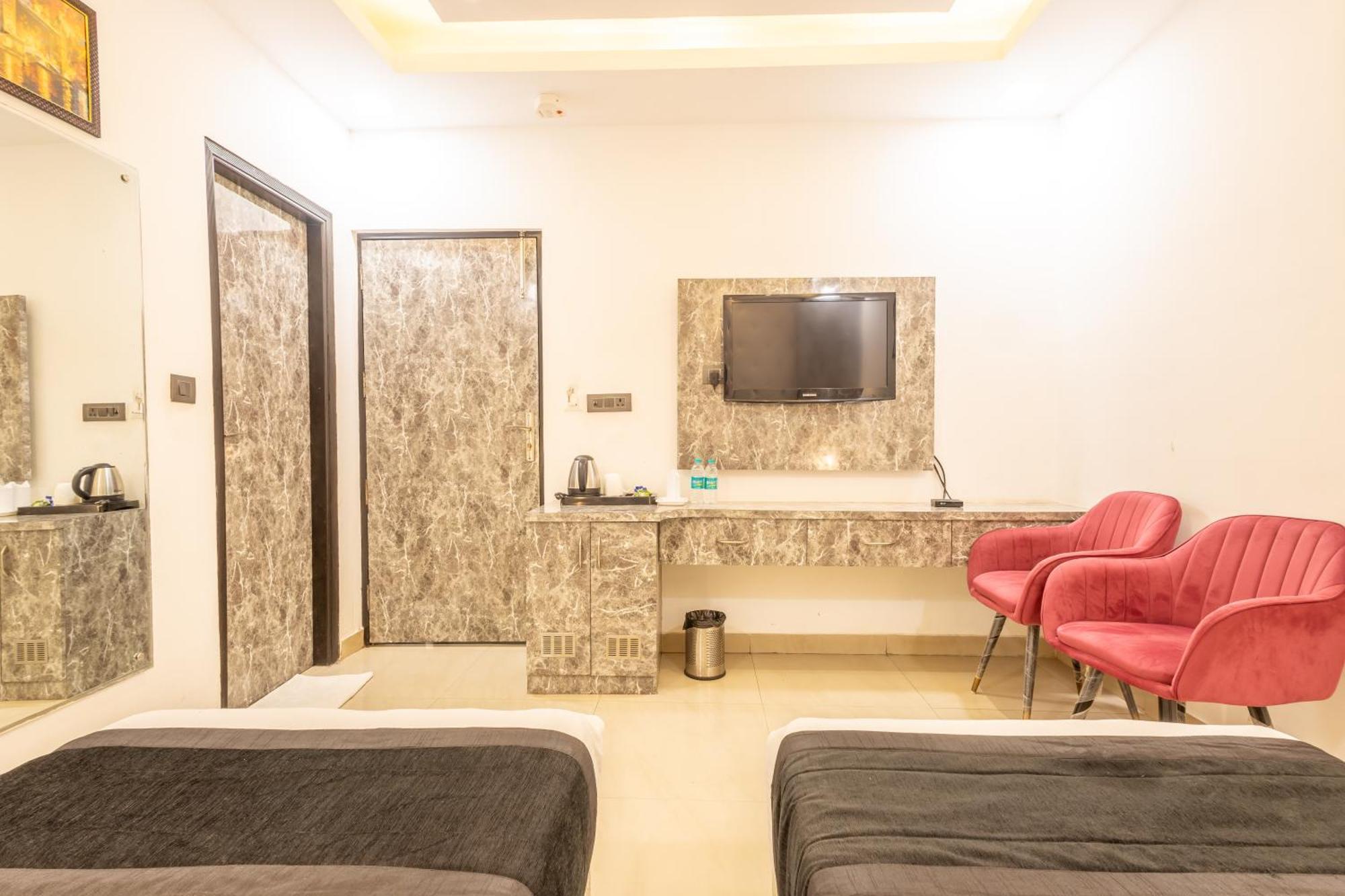 Hotel Cosmo Near Blk Hospital Karol Bagh Delhi  Dış mekan fotoğraf