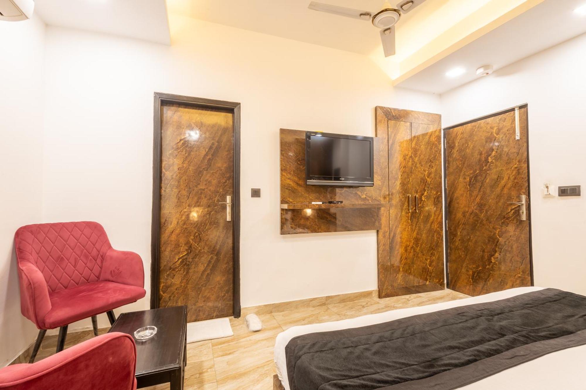 Hotel Cosmo Near Blk Hospital Karol Bagh Delhi  Dış mekan fotoğraf